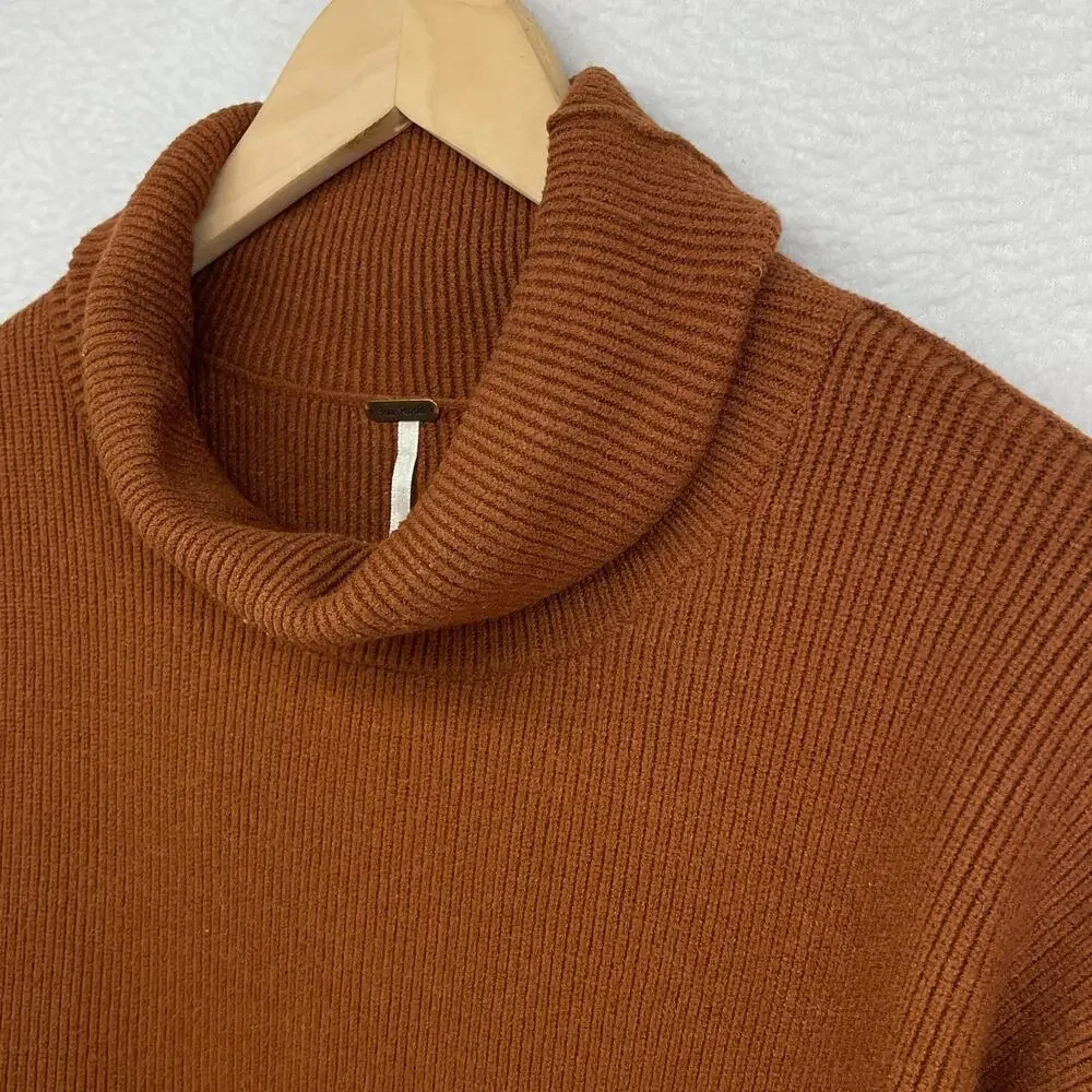 FREE PEOPLE Sweater M Softly Structured Tunic Ribbed Turtleneck Oversized Brown